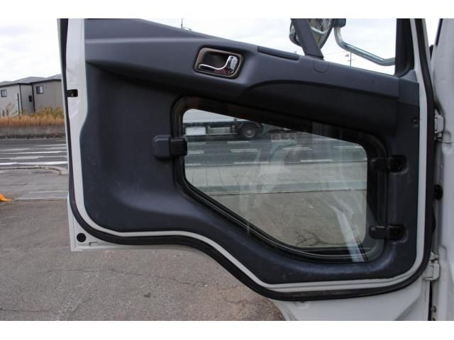 MITSUBISHI FUSOU FIGHTER 2016 Image 31