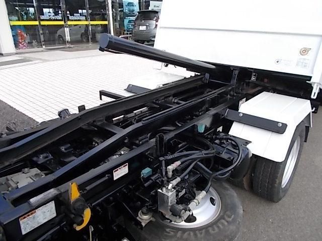 ISUZU ELF 2018 Image 31