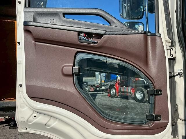 HINO PROFIA 2019 Image 31