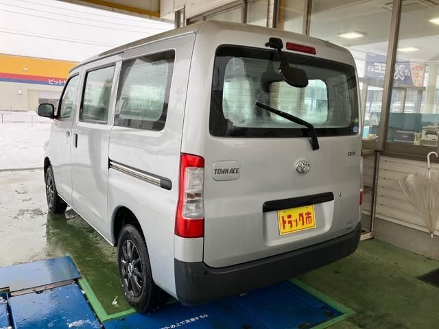 TOYOTA TOWNACE VAN 4WD 2021 Image 31
