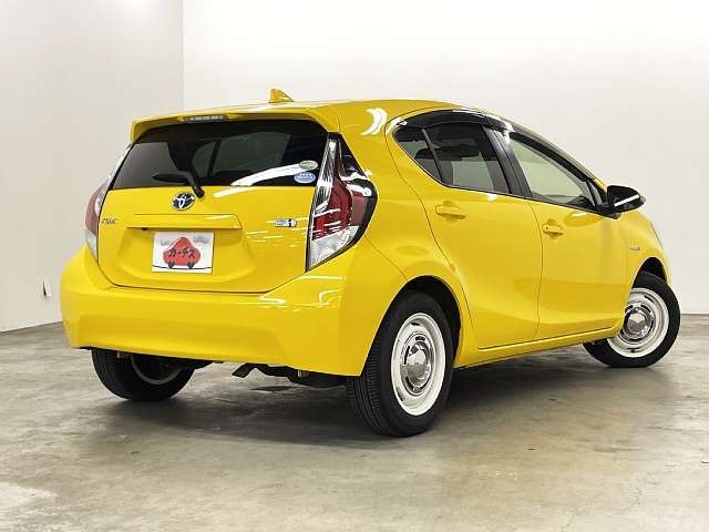 TOYOTA AQUA 2015 Image 31