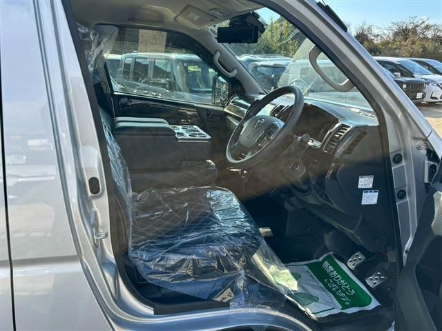 MAZDA BONGO BRAWNY VAN 2023 Image 31