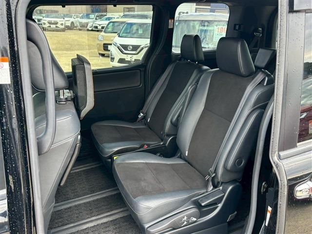 TOYOTA NOAH 2019 Image 31