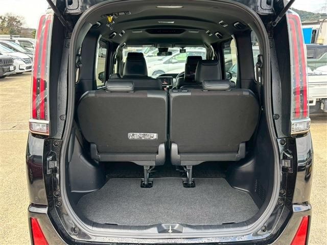 TOYOTA NOAH 2019 Image 31