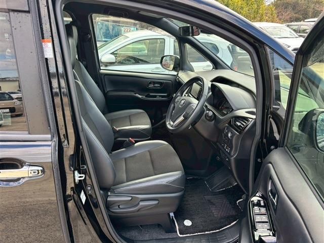 TOYOTA NOAH 2019 Image 31