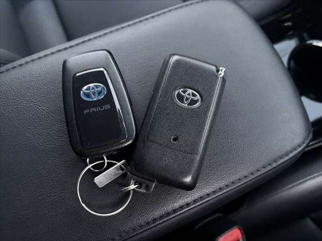 TOYOTA PRIUS 2019 Image 31