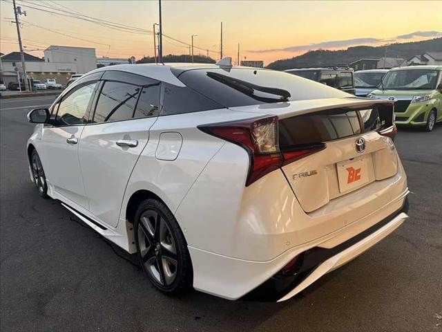 TOYOTA PRIUS 2019 Image 31