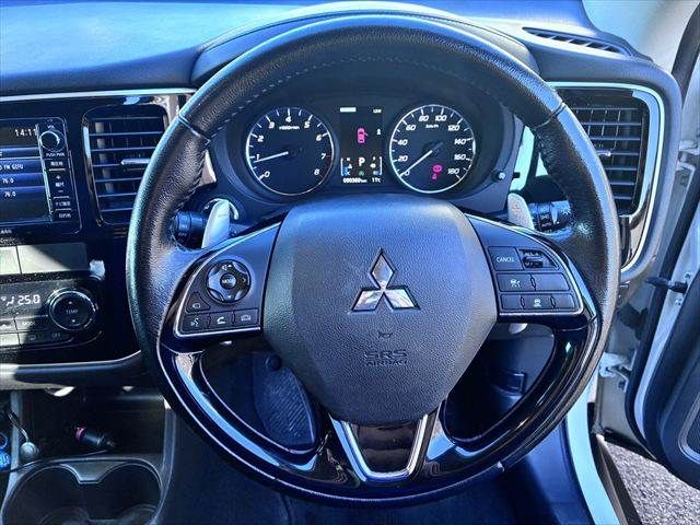 MITSUBISHI OUTLANDER 4WD 2015 Image 31