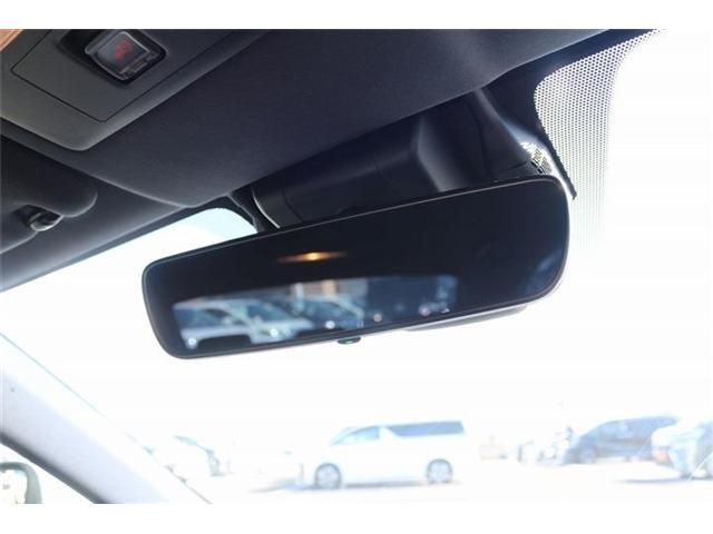 TOYOTA LEXUS IS300H 2017 Image 31