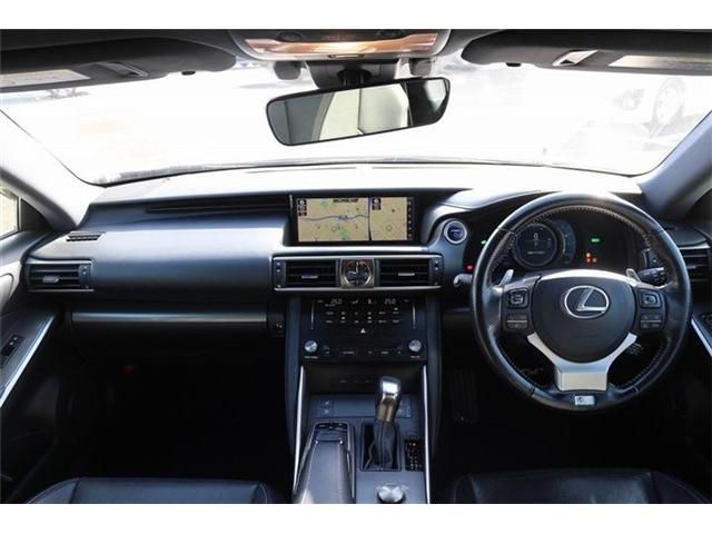 TOYOTA LEXUS IS300H 2017 Image 31