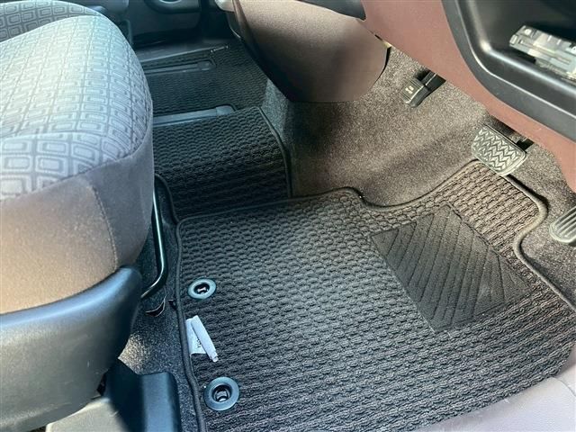 TOYOTA SPADE 2013 Image 31