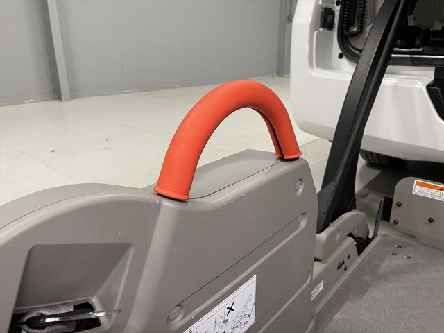 NISSAN NV350 CARAVAN 2019 Image 31