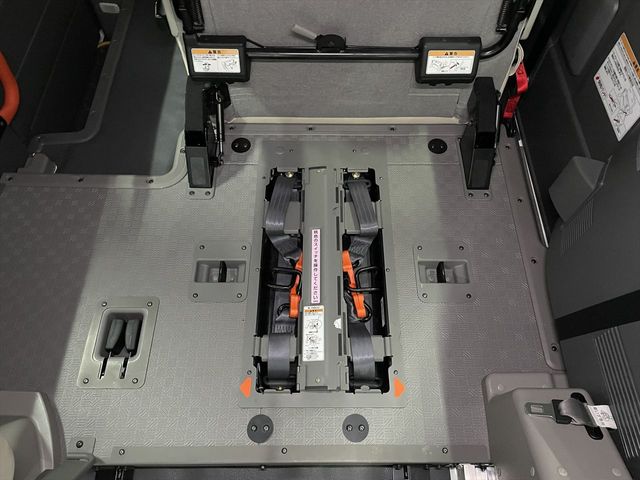 NISSAN NV350 CARAVAN 2019 Image 31