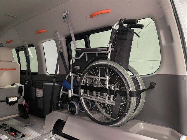 NISSAN NV350 CARAVAN 2019 Image 31