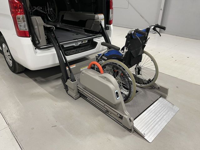 NISSAN NV350 CARAVAN 2019 Image 31