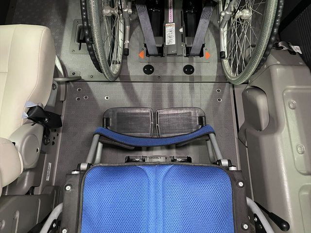 NISSAN NV350 CARAVAN 2019 Image 31