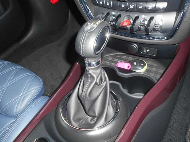 BMW MINI COOPER S CL 2018 Image 31