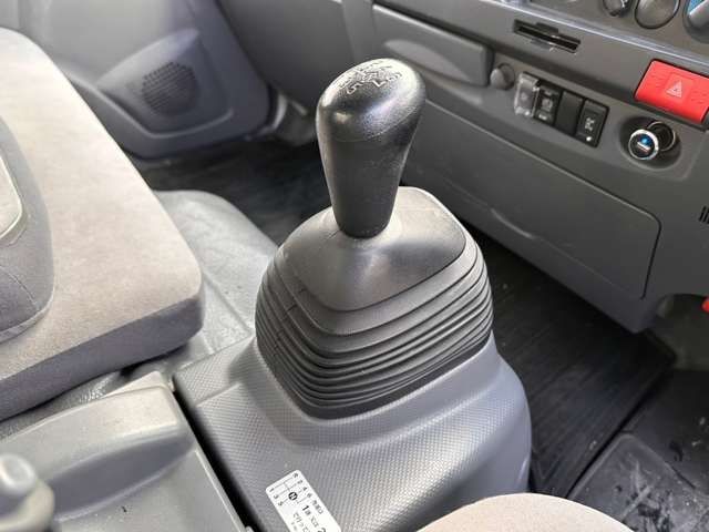 ISUZU ELF 2012 Image 31