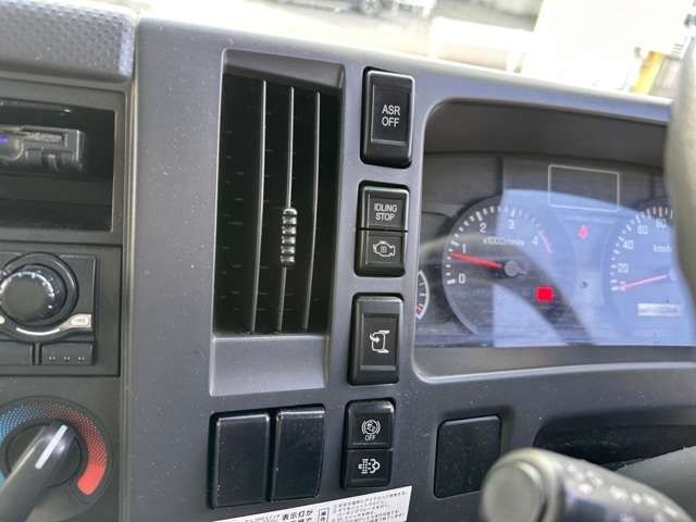 ISUZU ELF 2012 Image 31