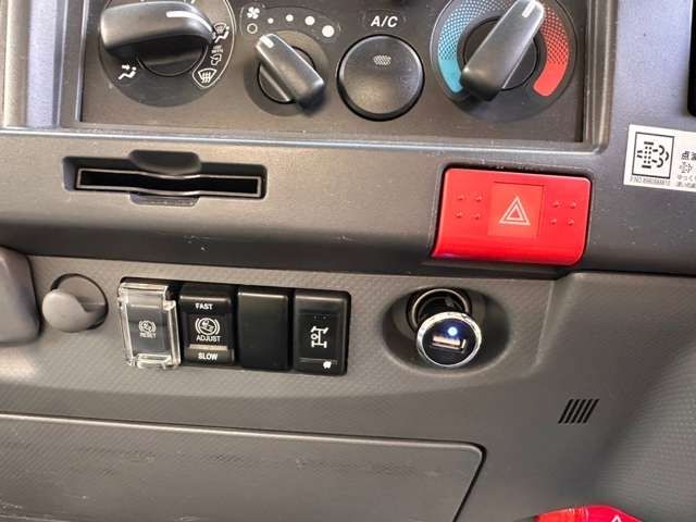 ISUZU ELF 2012 Image 31