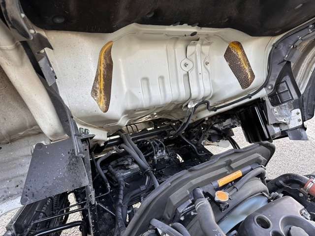 ISUZU ELF 2012 Image 31