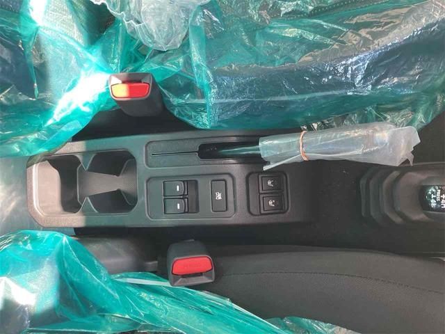 SUZUKI JIMNY NOMADE 2025 Image 31