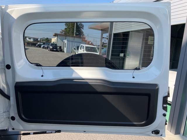 SUZUKI JIMNY NOMADE 2025 Image 31