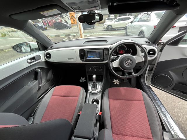 VOLKSWAGEN THE BEETL 2015 Image 31
