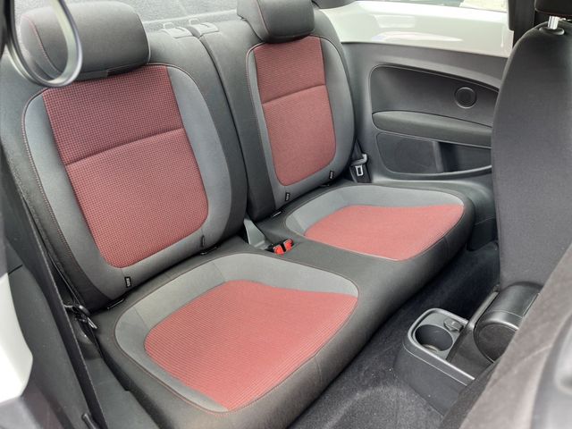 VOLKSWAGEN THE BEETL 2015 Image 31