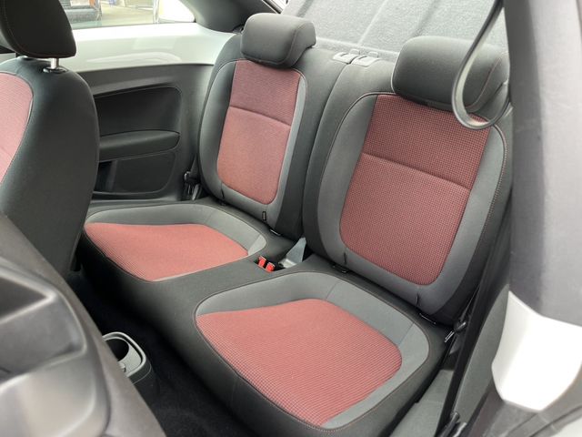 VOLKSWAGEN THE BEETL 2015 Image 31