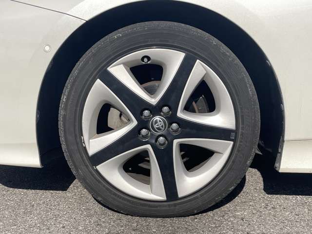 TOYOTA PRIUS 2017 Image 31