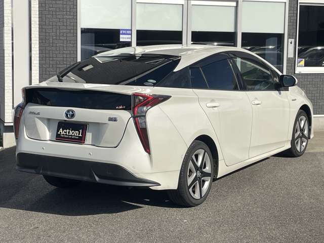 TOYOTA PRIUS 2017 Image 31