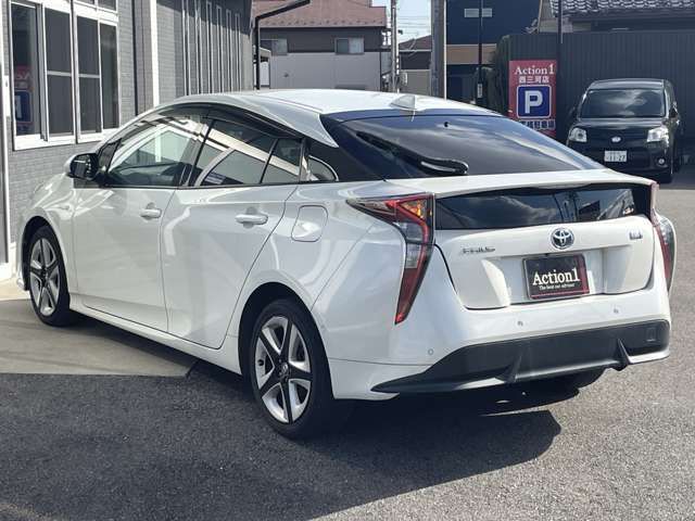 TOYOTA PRIUS 2017 Image 31