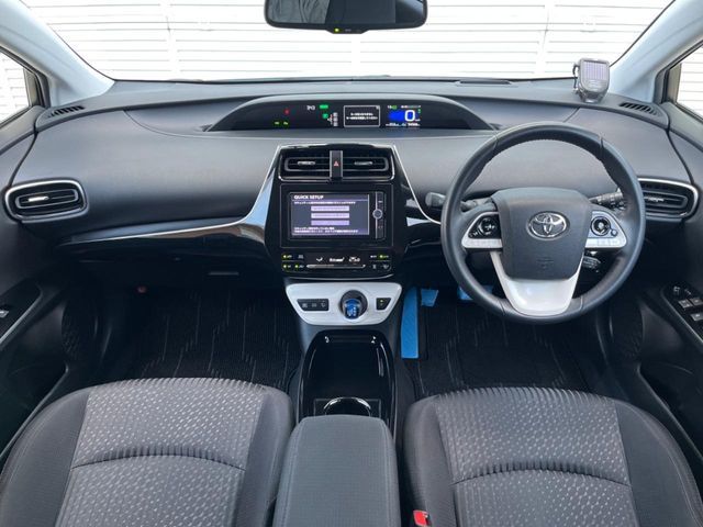TOYOTA PRIUS 2018 Image 31