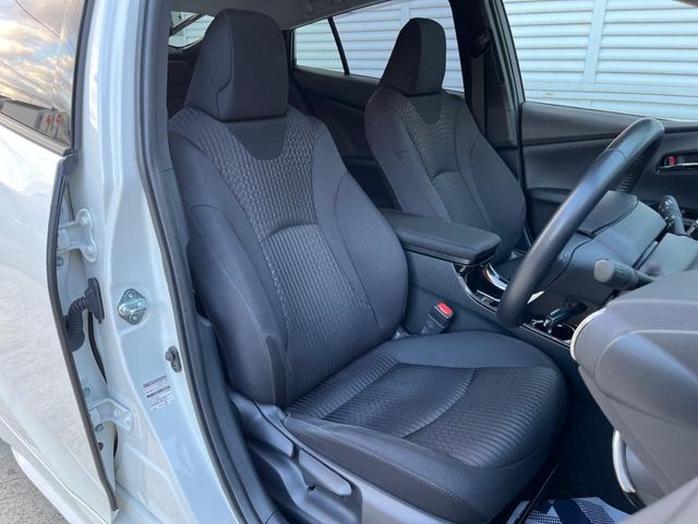 TOYOTA PRIUS 2018 Image 31