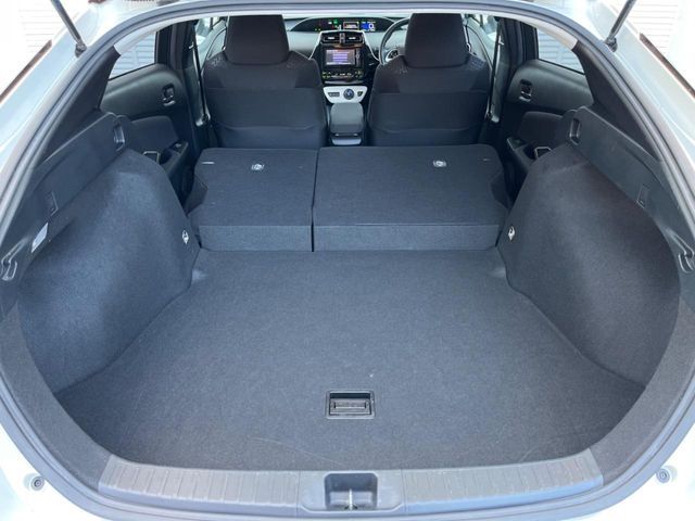 TOYOTA PRIUS 2018 Image 31