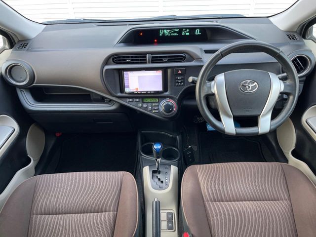 TOYOTA AQUA 2013 Image 31