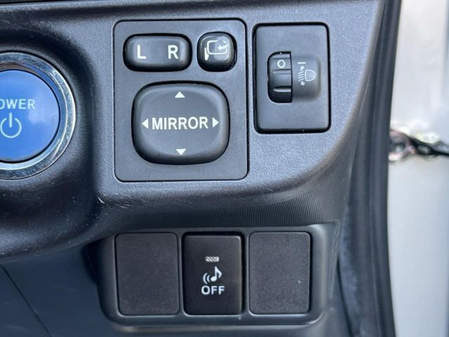 TOYOTA AQUA 2013 Image 31