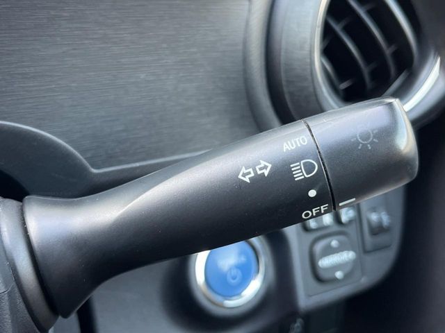 TOYOTA AQUA 2013 Image 31