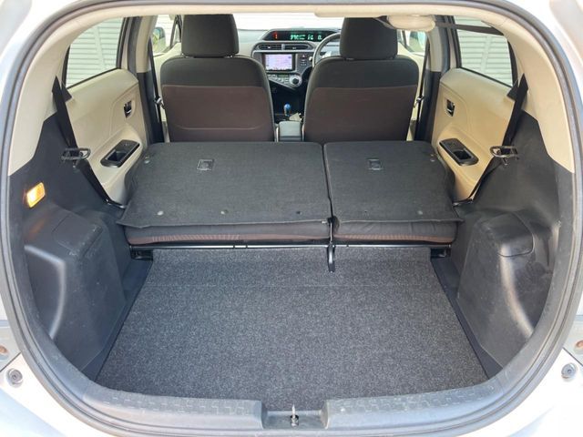 TOYOTA AQUA 2013 Image 31