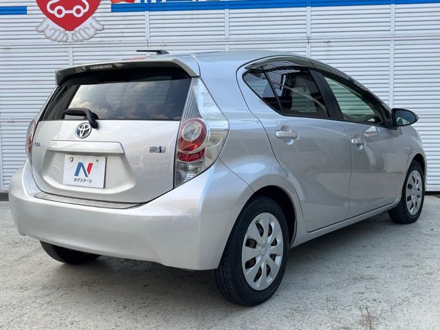 TOYOTA AQUA 2013 Image 31