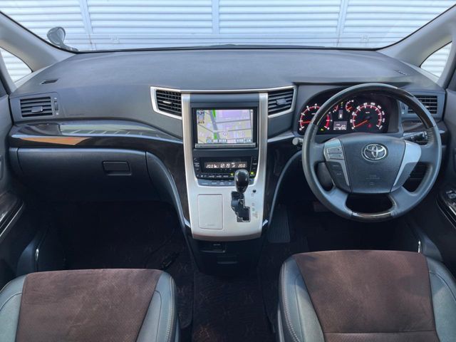TOYOTA ALPHARD 2013 Image 31