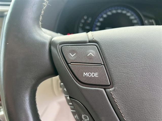 TOYOTA LEXUS LS600H 2012 Image 31