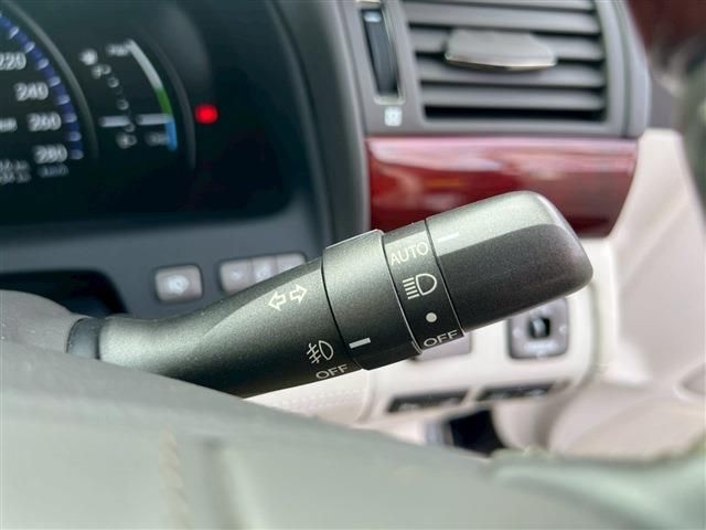 TOYOTA LEXUS LS600H 2012 Image 31