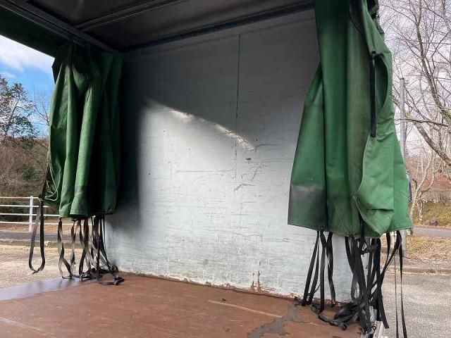 MITSUBISHI CANTER 2016 Image 31