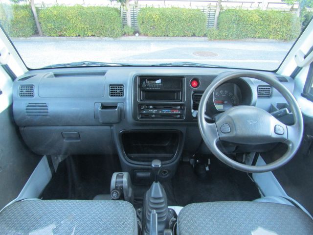DAIHATSU HIJET TRUCK 4WD 2011 Image 31