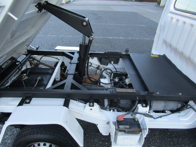 DAIHATSU HIJET TRUCK 4WD 2011 Image 31