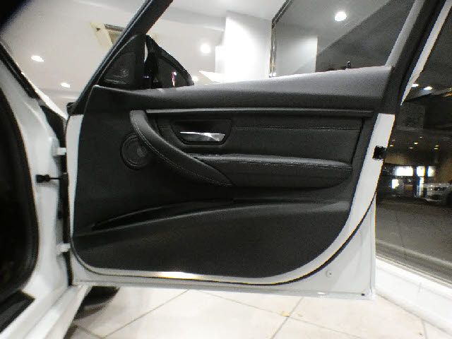 BMW M3 SEDAN 2018 Image 31