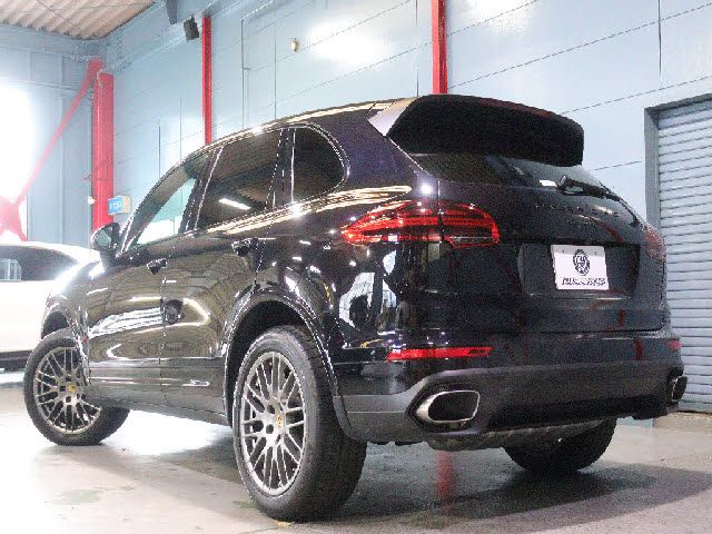 PORSCHE CAYENNE 2016 Image 31