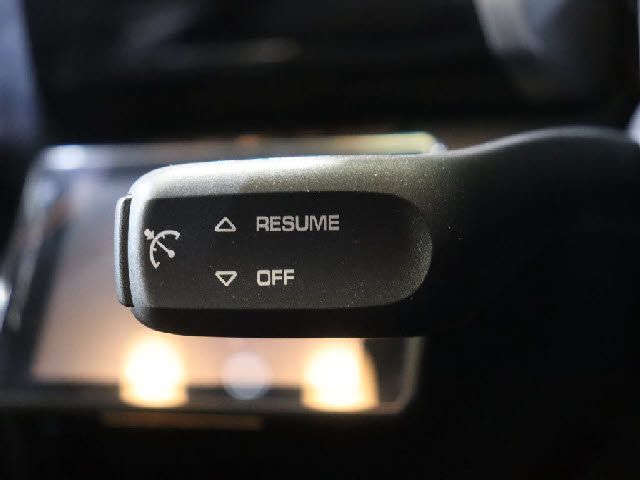 PORSCHE CAYENNE 2016 Image 31